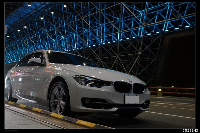 極致 BMW F30