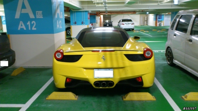 大黃 Ferrar 458 Italia