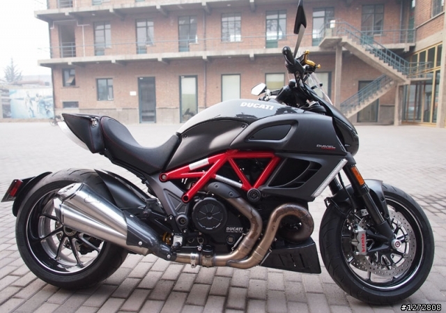 人生第一台重車Ducati Diavel Carbon
