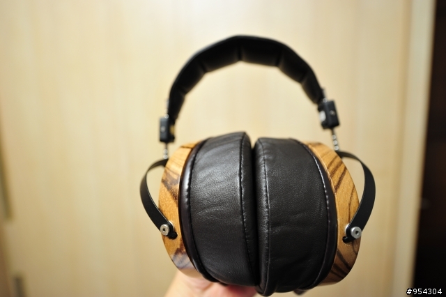 Reference 8 Salty Pepper for Audez'e LCD-3