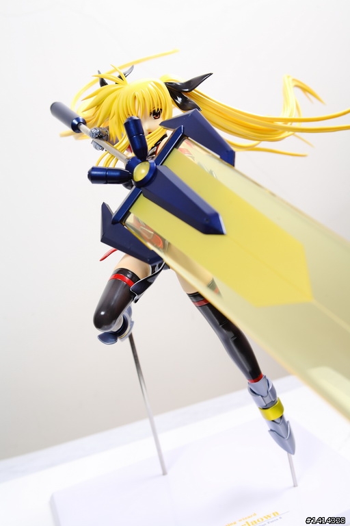 找錯地方躲雨，荷包軍就被雷打到了.......ALTER Fate Get