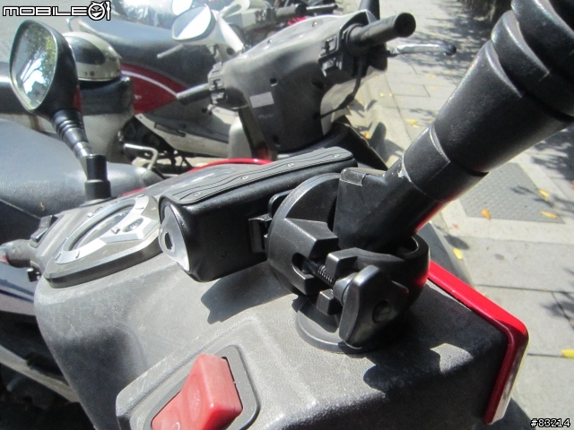 「分享」小黃蜂720p 裝在雷霆上 安裝位置有圖片供參考