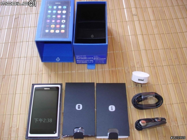 NOKIA N9 白色64G 簡單開箱 5/4 影片更新