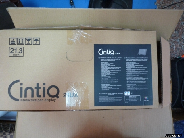[繪圖螢幕]Wacom CintiQ 21UX 開箱文!!
