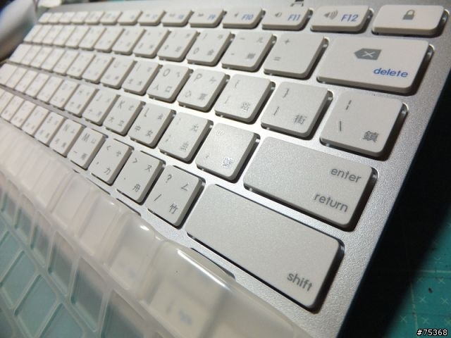 [分享]官網雷雕之全新iPad,同場加映皮套,藍芽鍵盤配件,及DIY讓Targus Versavu支援全新iPad自動喚醒