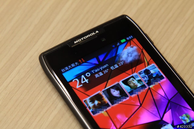 大電量救世主降臨(RAZR Maxx、iPhone 4S、HTC One X、SAMSUNG SII電力大亂鬥 )