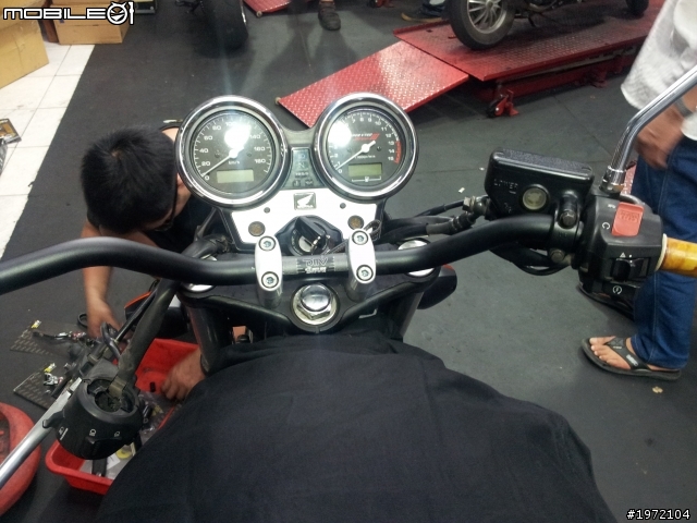 [更新]我的CB400 2010 SP塗裝 DMV把手總成 齒盤 O牌防甩上身!