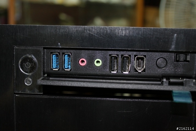 關於corsair 800D 這算是瑕疵嗎?