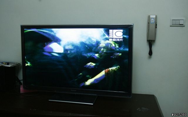 [純開箱不測試] Panasonic 2012新機 TH-P42ST50W (6/7 更新一點小心得)