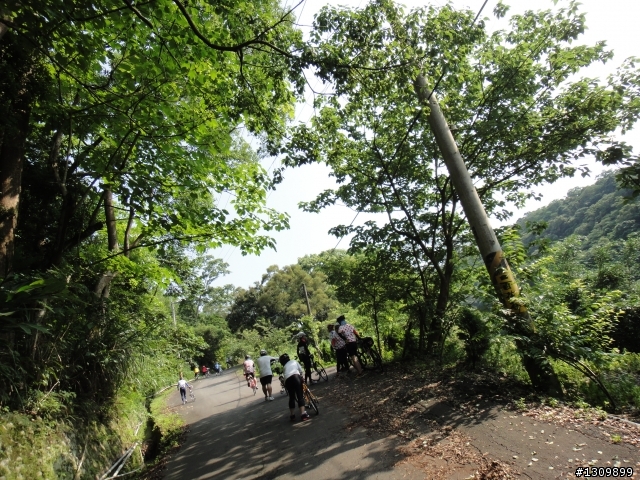 苗栗縣台72線快速公路，真正是個飆汗行