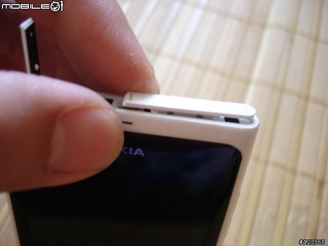 NOKIA N9 白色64G 簡單開箱 5/4 影片更新