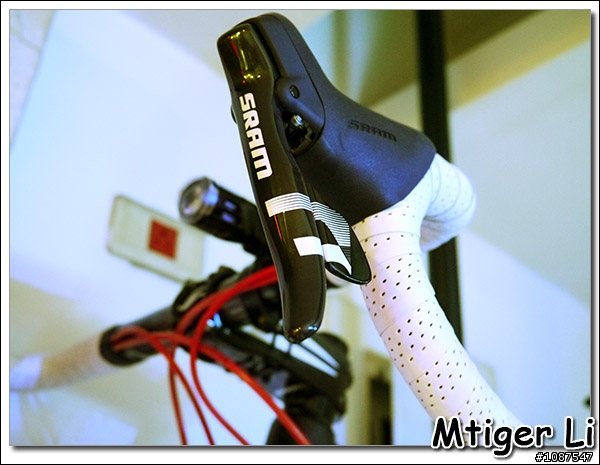 開箱文:我的新戰馬2012 GIANT TCR ADVANCED SL消光黑