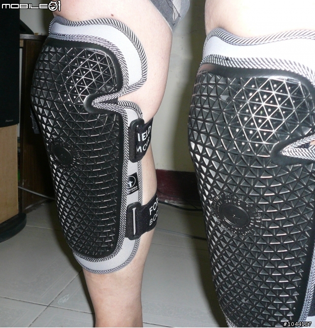 (更新驚人影片)頂級護具:Forcefield Strap On Protector Leg 綁式護膝