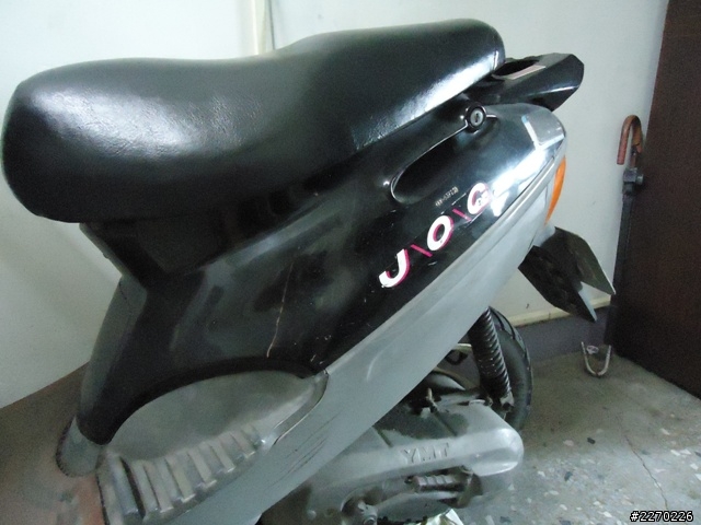 老車友們可以幫我查詢這台年代已久的車嘛?