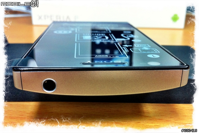 [開箱] Sony LT22i / Xperia P (Silver)