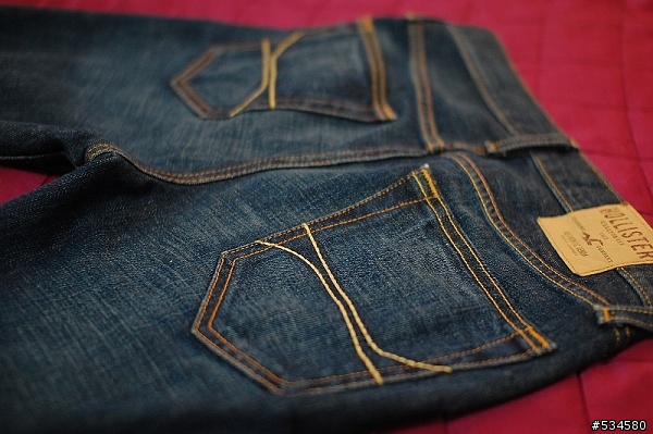 [分享] Hollister Slim Straight 牛仔褲