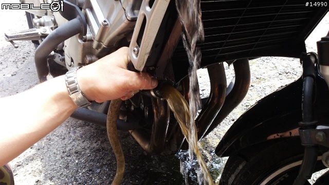 [教學]YAMAHA FZ6S Spec1 更換水箱水，安裝水溫錶、測速器、車充