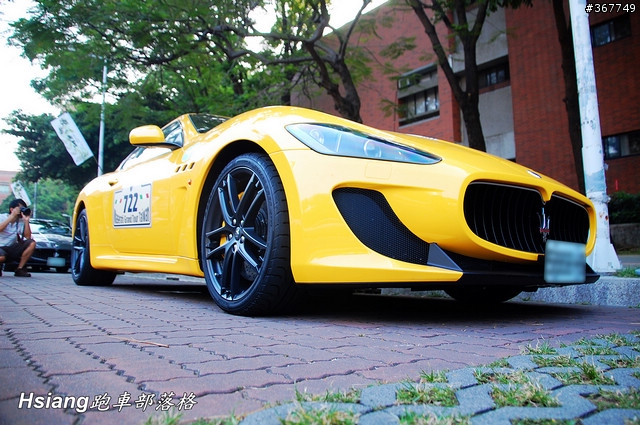 黃藍惡魔，Maserati MC Stradale