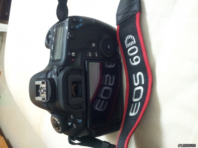 [開箱]人生第一台單眼，Canon EOS 60D ><