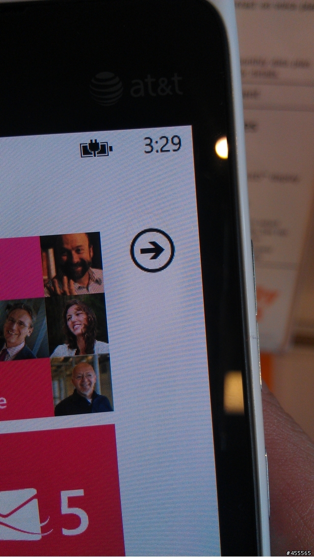 Nokia Lumia 900 螢幕