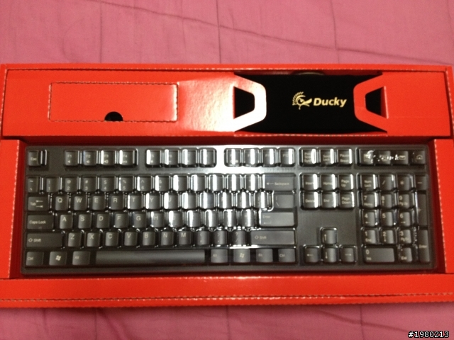 人生第一個機械式鍵盤-Ducky DK9008G2