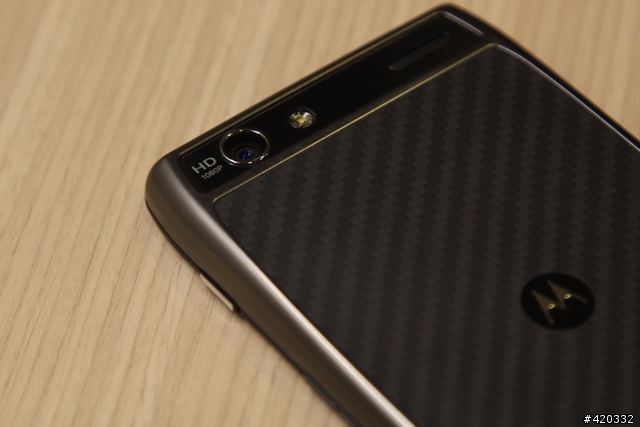 大電量救世主降臨(RAZR Maxx、iPhone 4S、HTC One X、SAMSUNG SII電力大亂鬥 )