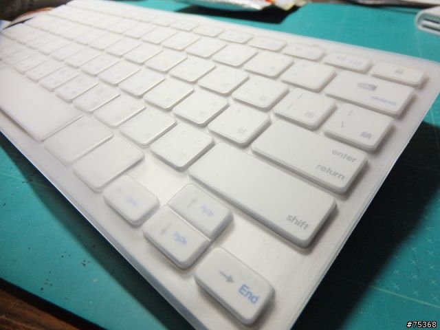 [分享]官網雷雕之全新iPad,同場加映皮套,藍芽鍵盤配件,及DIY讓Targus Versavu支援全新iPad自動喚醒