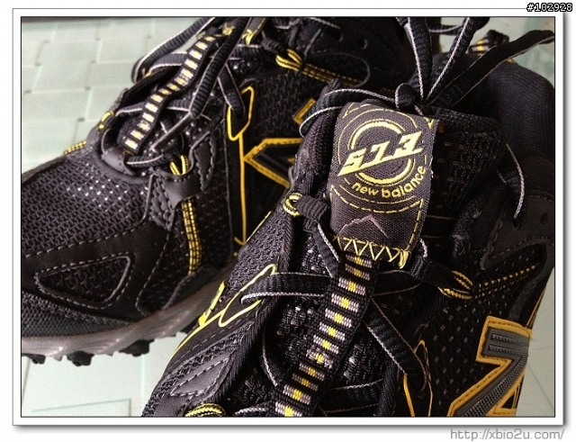 New Balance 越野慢跑鞋 573