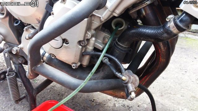 [教學]YAMAHA FZ6S Spec1 更換水箱水，安裝水溫錶、測速器、車充