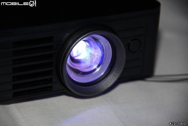 [完整開箱-更新5/23] ViewSonic PLED-W500短焦距投影機開箱