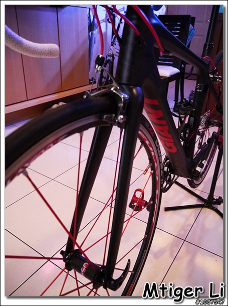 開箱文:我的新戰馬2012 GIANT TCR ADVANCED SL消光黑