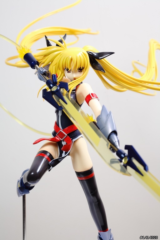 找錯地方躲雨，荷包軍就被雷打到了.......ALTER Fate Get