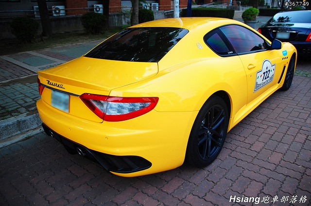 黃藍惡魔，Maserati MC Stradale