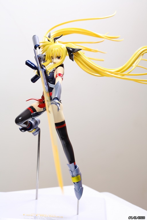 找錯地方躲雨，荷包軍就被雷打到了.......ALTER Fate Get