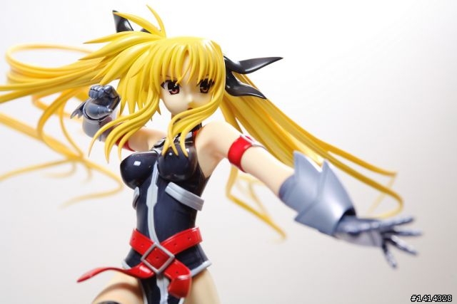 找錯地方躲雨，荷包軍就被雷打到了.......ALTER Fate Get