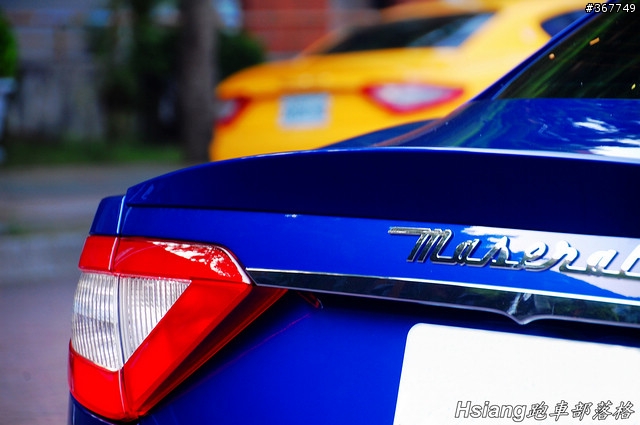 黃藍惡魔，Maserati MC Stradale
