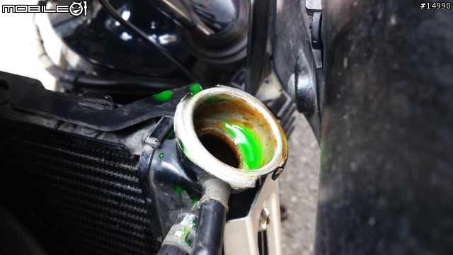 [教學]YAMAHA FZ6S Spec1 更換水箱水，安裝水溫錶、測速器、車充