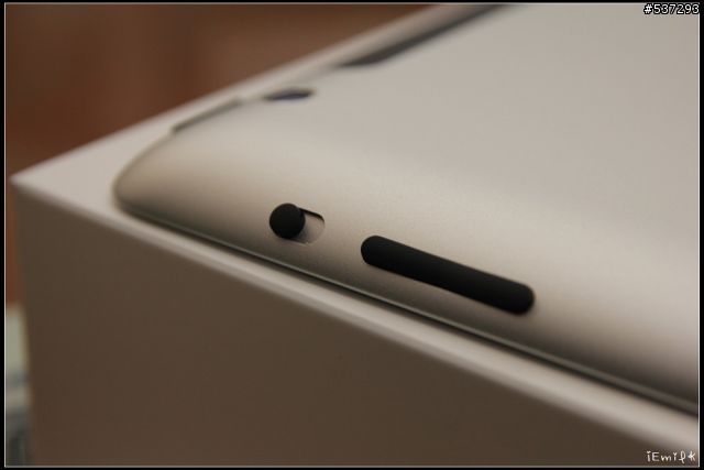 [分享] The New iPad + ROCK 恆系列 保護套 + Nillkin保護貼+ELECOM手提包