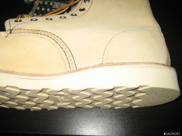 請問這樣是正常的嘛? red wing 8173