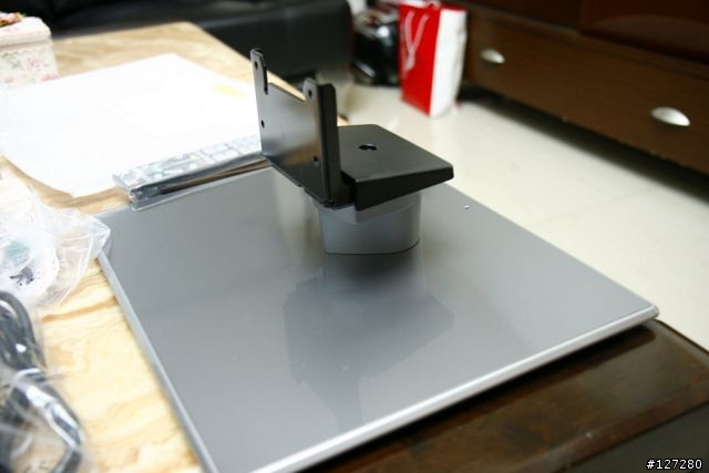 [純開箱不測試] Panasonic 2012新機 TH-P42ST50W (6/7 更新一點小心得)