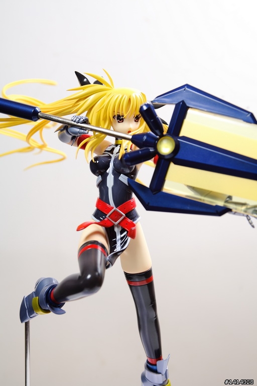 找錯地方躲雨，荷包軍就被雷打到了.......ALTER Fate Get
