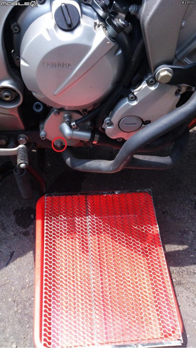 [教學]YAMAHA FZ6S Spec1 更換水箱水，安裝水溫錶、測速器、車充