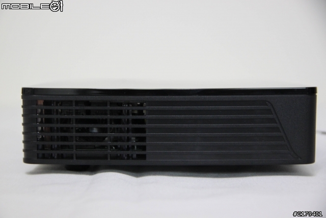 [完整開箱-更新5/23] ViewSonic PLED-W500短焦距投影機開箱