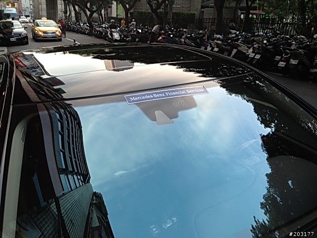 在懷寧街看到的臨時牌 S550 AMG