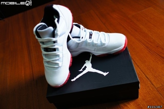 [開箱分享] AIR JORDAN 11 LOW 白紅