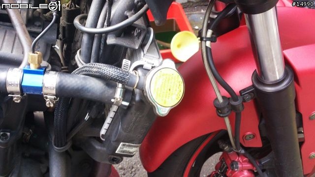 [教學]SYM T2更換水箱水、火星塞、安裝水溫表