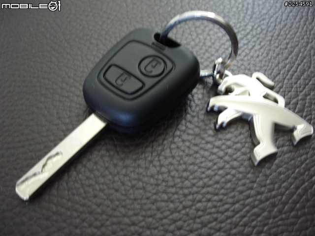 Peugeot 107 開箱