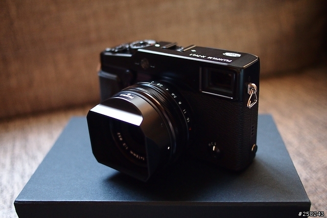 【西西分享】左打全幅機 右打微型單眼？---富士Fujifilm X-Pro1