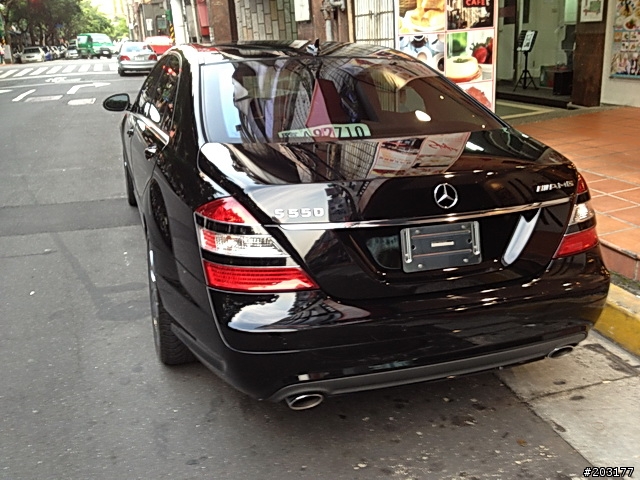 在懷寧街看到的臨時牌 S550 AMG