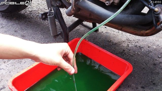 [教學]YAMAHA FZ6S Spec1 更換水箱水，安裝水溫錶、測速器、車充